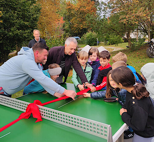 Bürgermeister-Sprechstunde für Kinder und Jugendliche – Einweihung einer neuen Tischtennisplatte in Puchheim-Ort